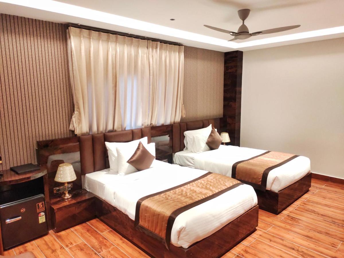Hotel Suncity Palace Katihar ภายนอก รูปภาพ