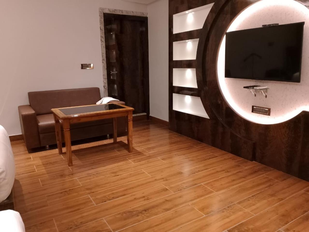 Hotel Suncity Palace Katihar ภายนอก รูปภาพ